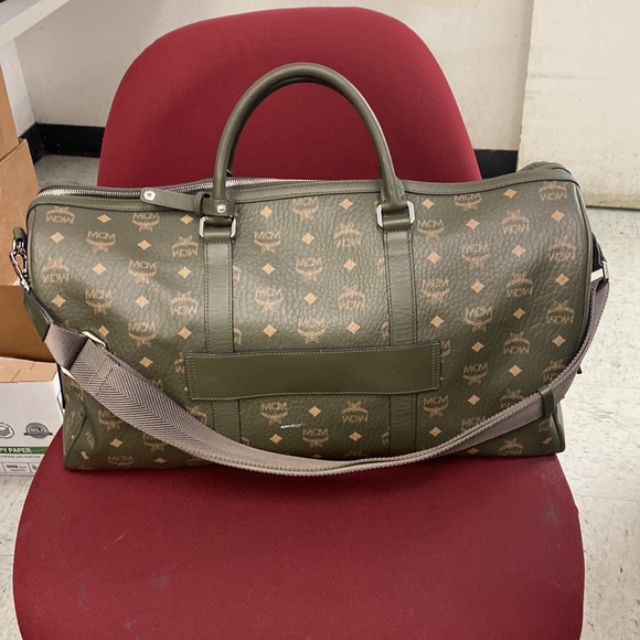 MCM duffle bag - Picture 2 of 4